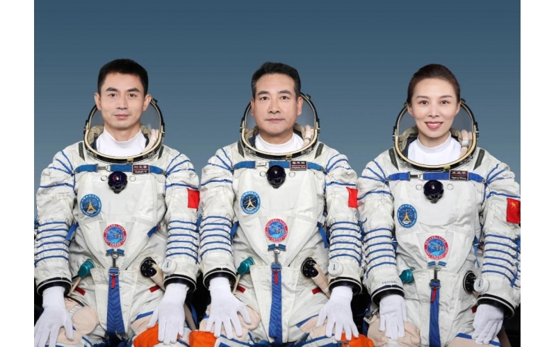 16號0點！神舟十三號飛船飛行乘組確定