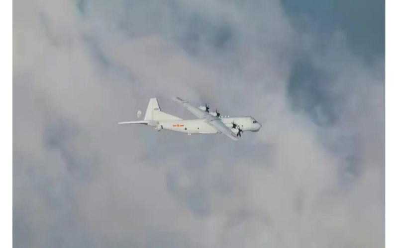 美軍核偵察機“不死鳳凰＂飛臨臺海