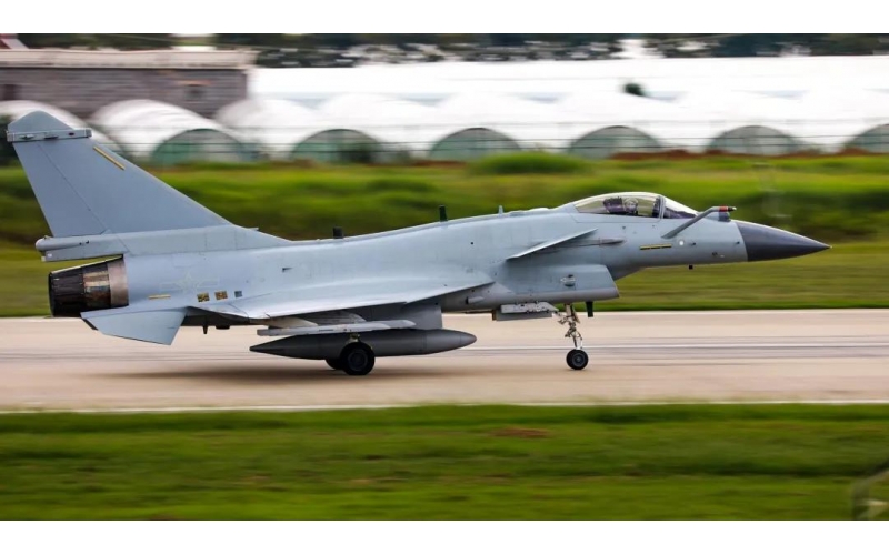 巴基斯坦內(nèi)政部長(zhǎng)：殲-10C將現(xiàn)身巴鐵國(guó)慶閱兵表演[殲-10C有望正式確定出口]